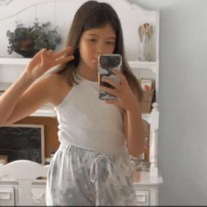 Meet your Posher, Maya